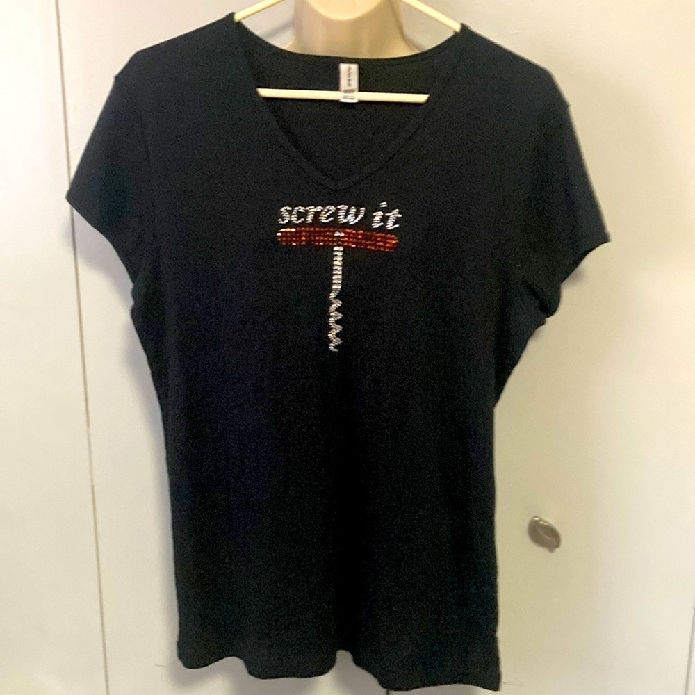 Wine tee